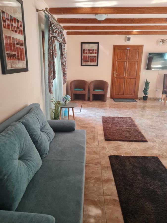 Bed and Breakfast Toroes Panzio Szabolcs Esterno foto