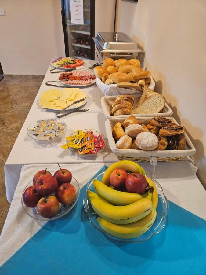 Bed and Breakfast Toroes Panzio Szabolcs Esterno foto